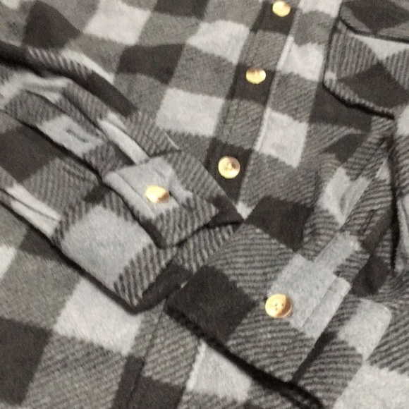 Distortion boys soft plaid flannel  button down shirt. Size 8 - Picture 6 of 11